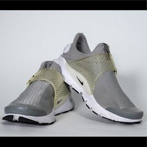 Men’s Nike sock dart size 11